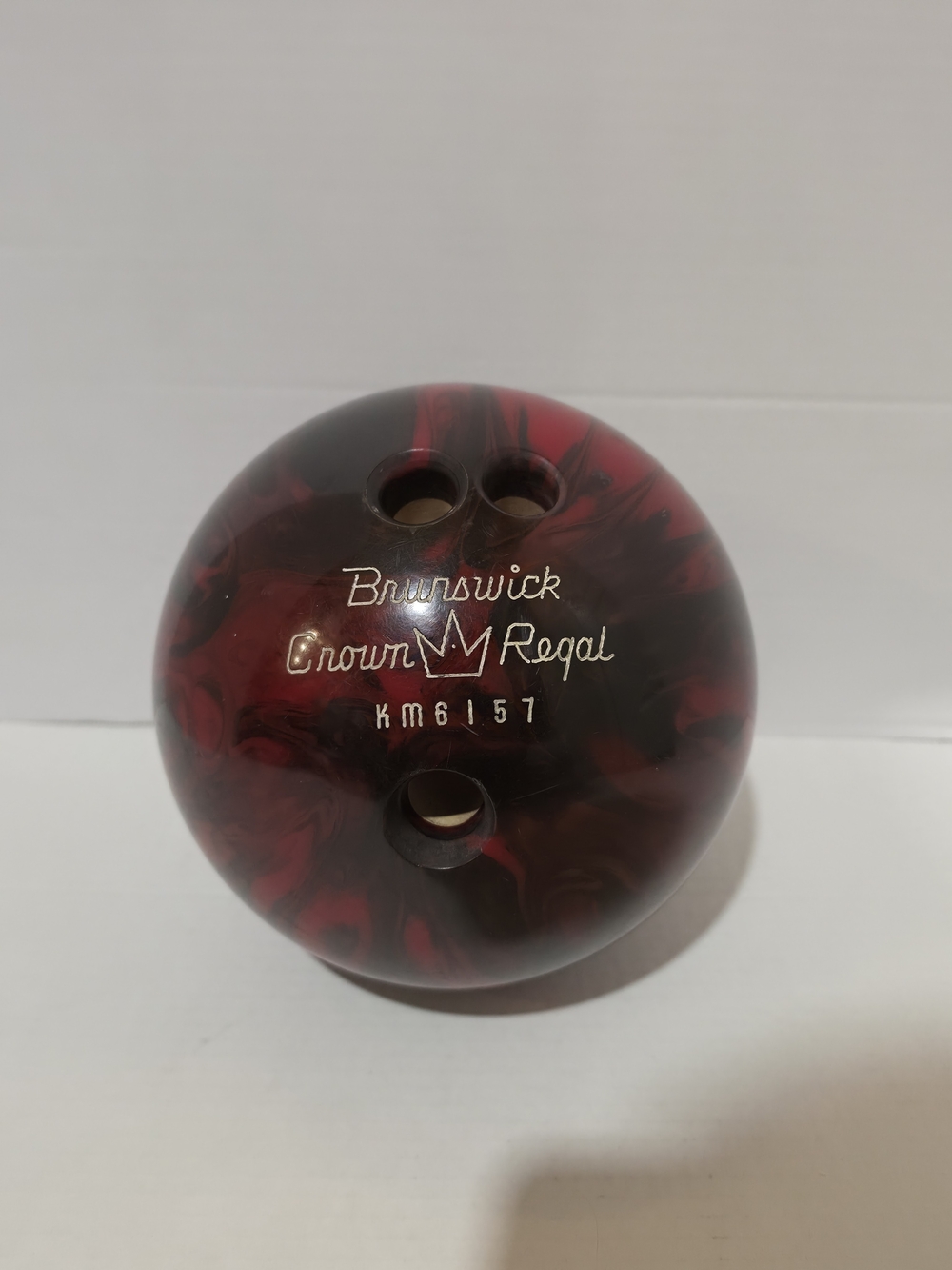 Vintage Brunswick Crown Regal 12 lb Bowling Ball Red/Black Drilled  KM6157 W/Bag